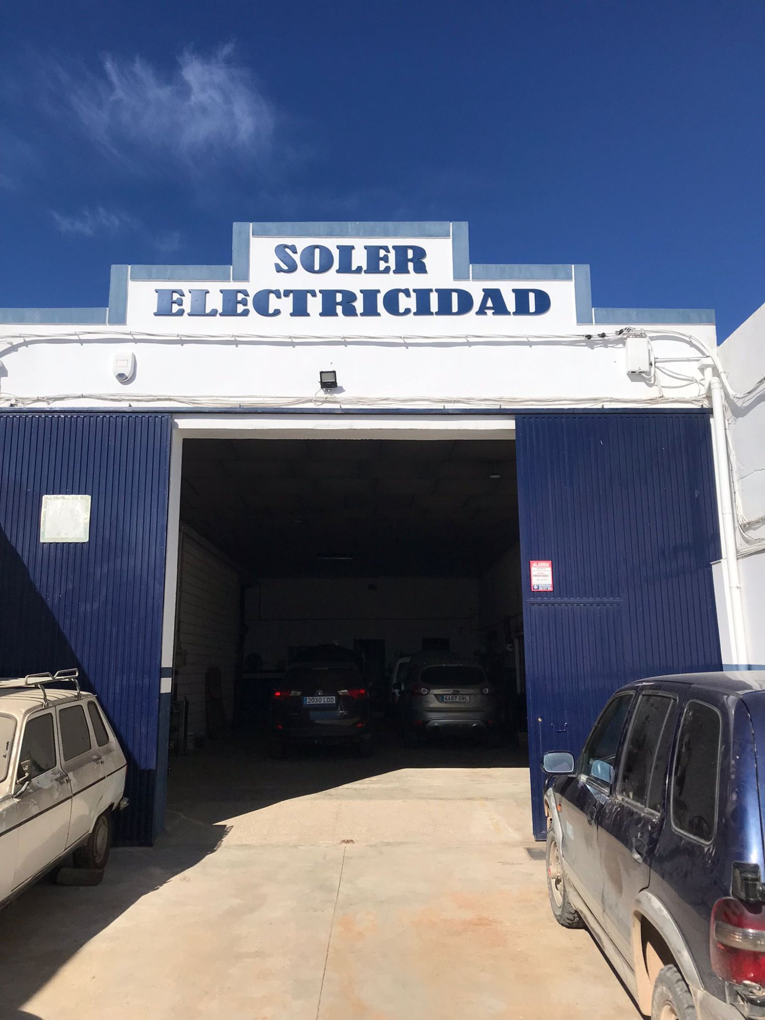 Fachada de Talleres Joaquín Soler en Villafranca de los Barros